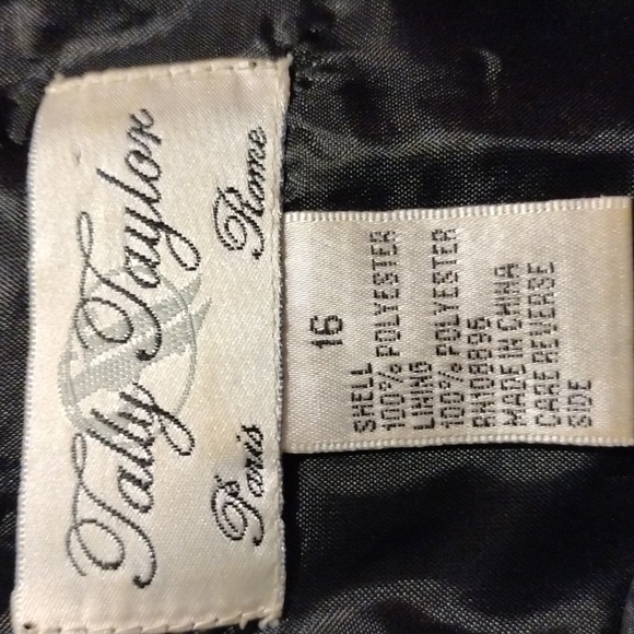 Tally Taylor, sleeveless,silky blouse - Picture 6 of 6